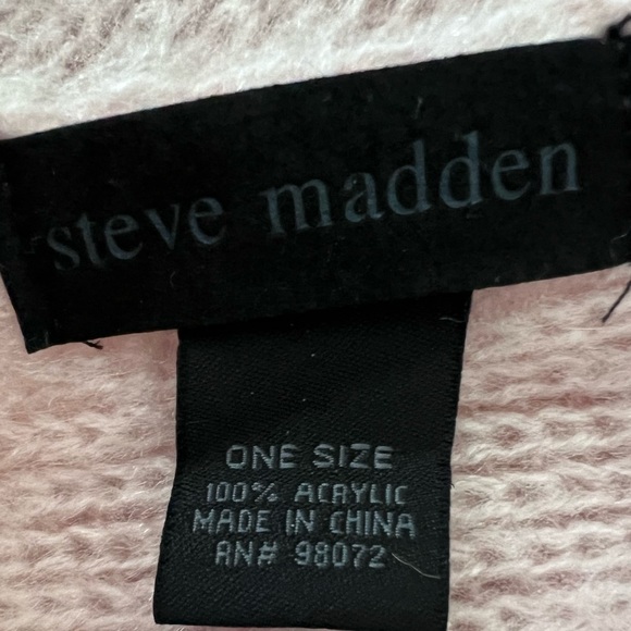 Steve Madden Green and Pink Oversized Scarf - Picture 7 of 8